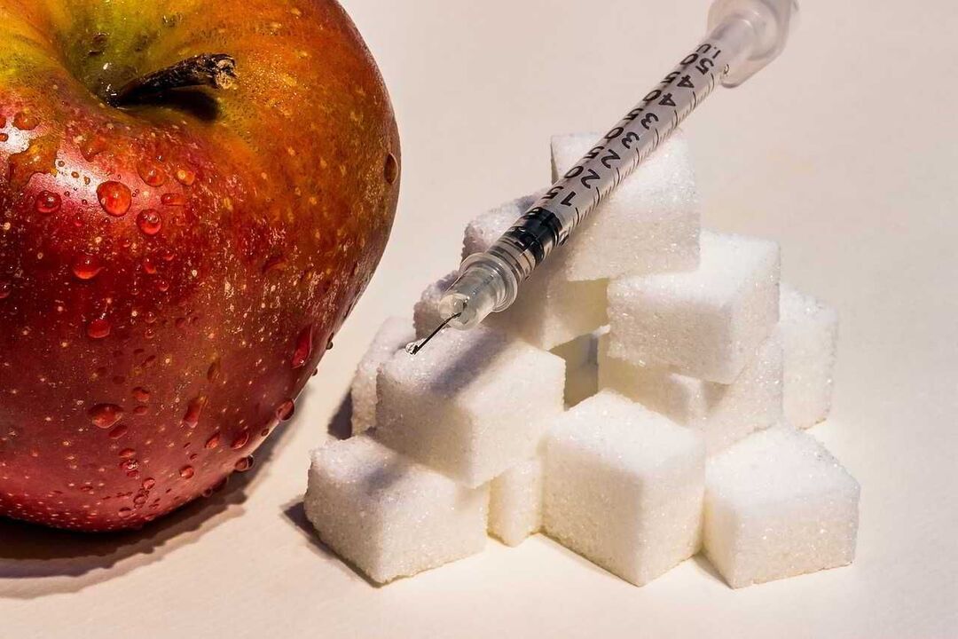 Diabetes mellitus se vyvíjí na pozadí nedostatku inzulínu a zvýšené glukózy v krvi